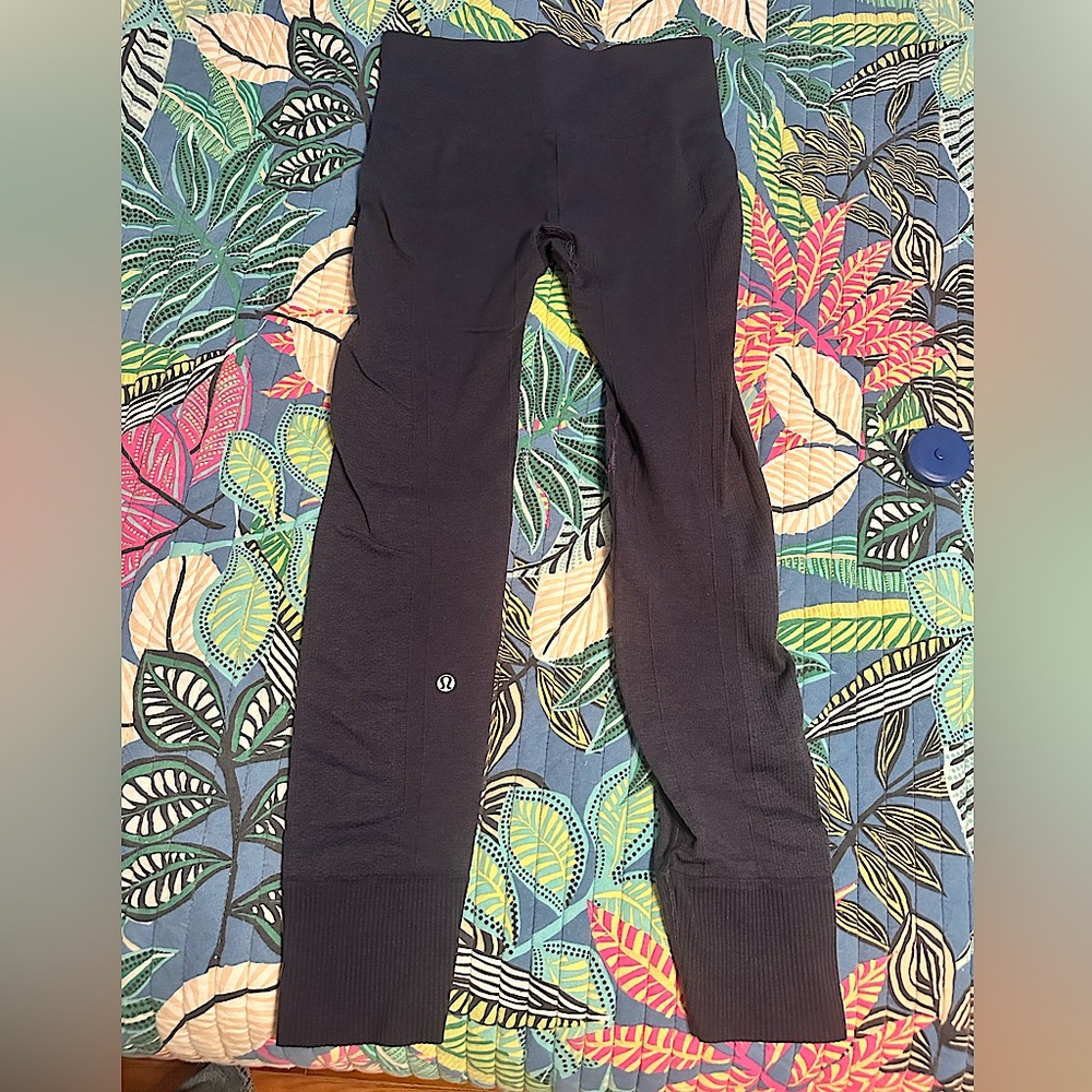 Lululemon navy color leggings